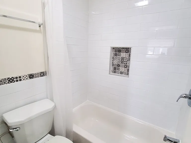 5836 Harold Way #14 — Photo 5
