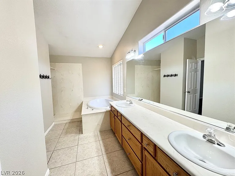 2281 S Zuni Ave — Photo 10