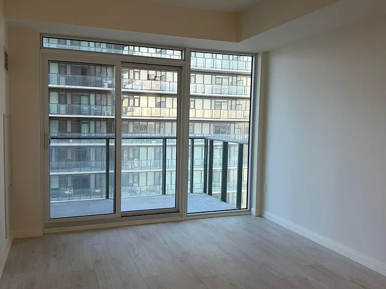 27 Korda Gate #1502 — Photo 12