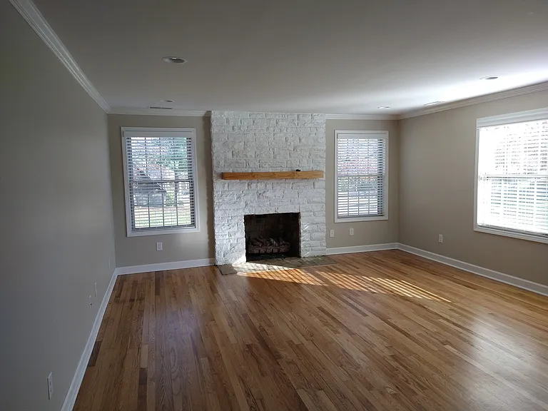 4239 Forrest Ave — Photo 2