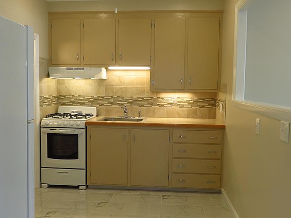2nd image of 91 Roberts St #A