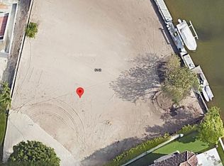 5242 Seahorse Ave, Naples, FL 34103