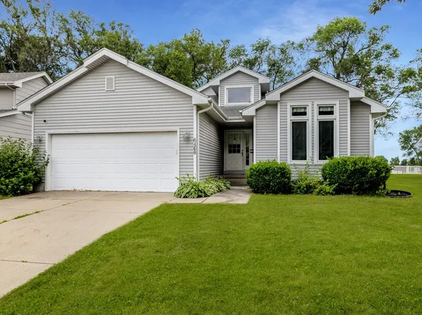 6408 Center St, West Des Moines, IA 50266