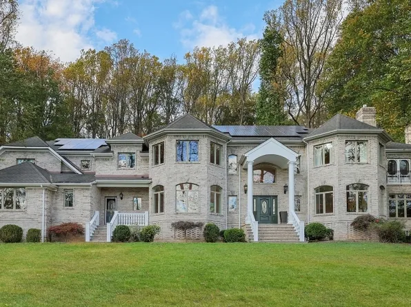 115 Old Somerset Rd, Watchung Boro, NJ 07069