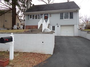 37 Brookdale Rd, Wayne, NJ 07470