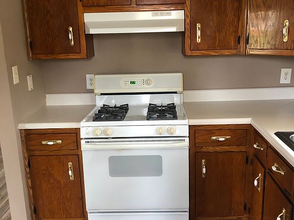 4th image of 1321 Lucky St