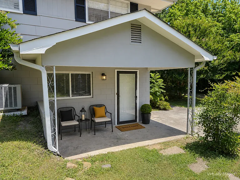 409 Longview Dr #B — Photo 2