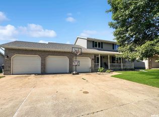 121 Prairieview Dr, East Peoria, IL