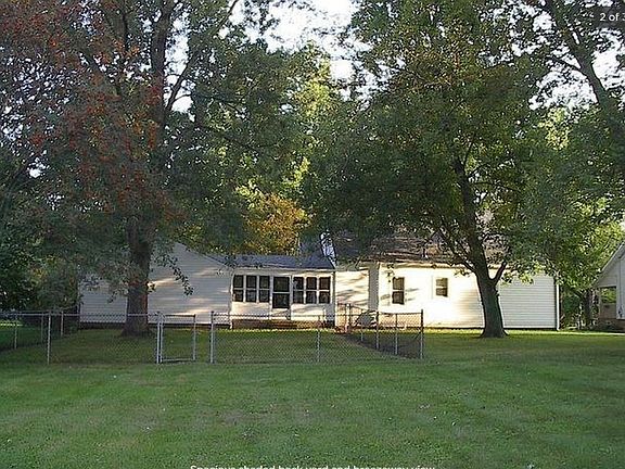 5th image of 3825 Prospect Ave