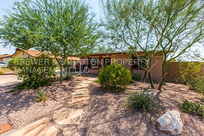 1st image of 429 W Hermosa Dr