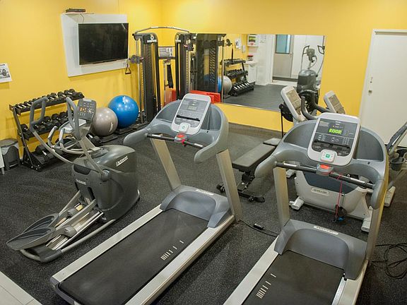 5th image of 285 Loretta Ave S #905