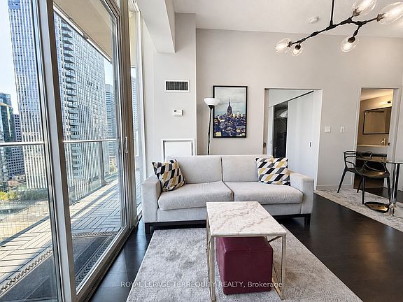 4th image of 126 Simcoe St #2209