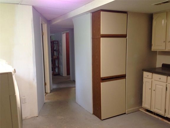 5th image of 4 Southview Dr
