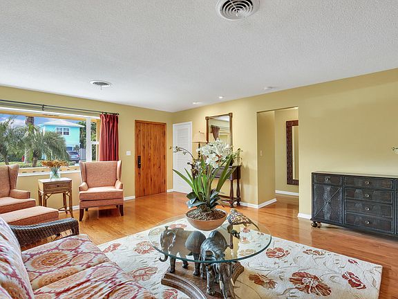 3rd image of 129 Linda Ln
