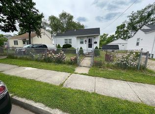 35 Eisenhower Dr, Sayreville, NJ