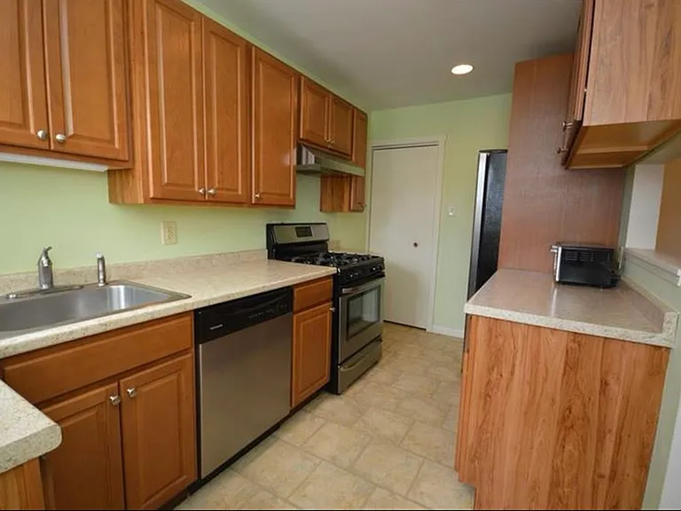 804 Lilac St — Photo 8