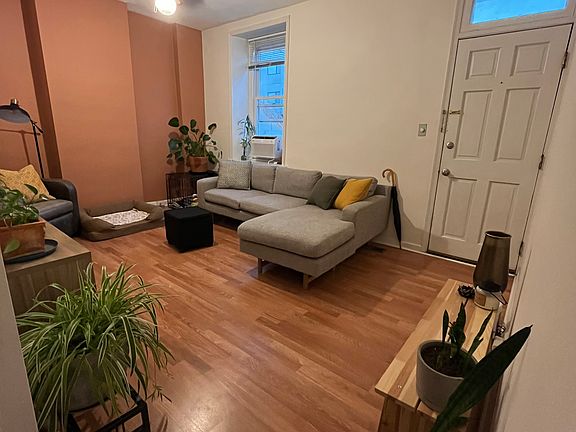 5th image of 464 Parker Ave