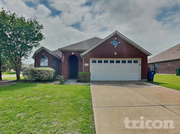 227 Bison Meadow Dr, Waxahachie, TX 75165