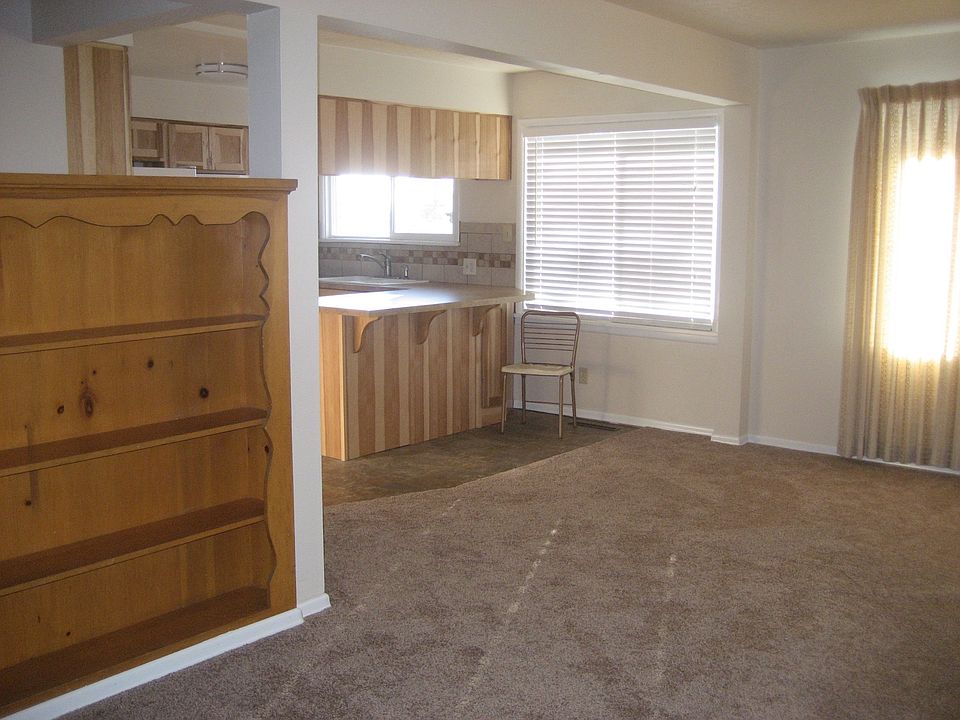 2nd image of 3327 W Olympic Pl