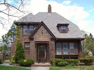 69 Glen St, Melrose, MA 02176