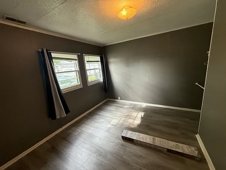 2403 N Fares Ave — Photo 11