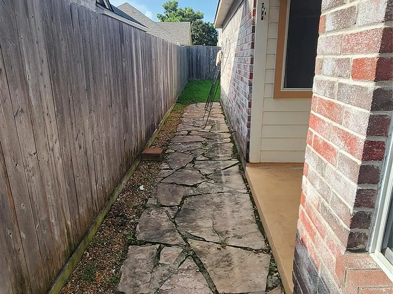 12311 Carriage Oak Cir — Photo 33