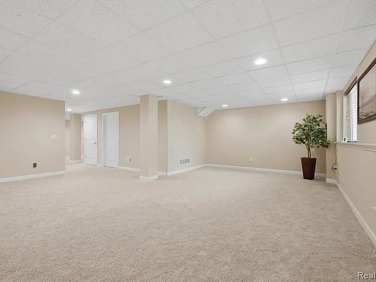 4810 E Stonegate Cir — Photo 43