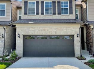 944 Addison Cir, Commerce Township, MI 48390