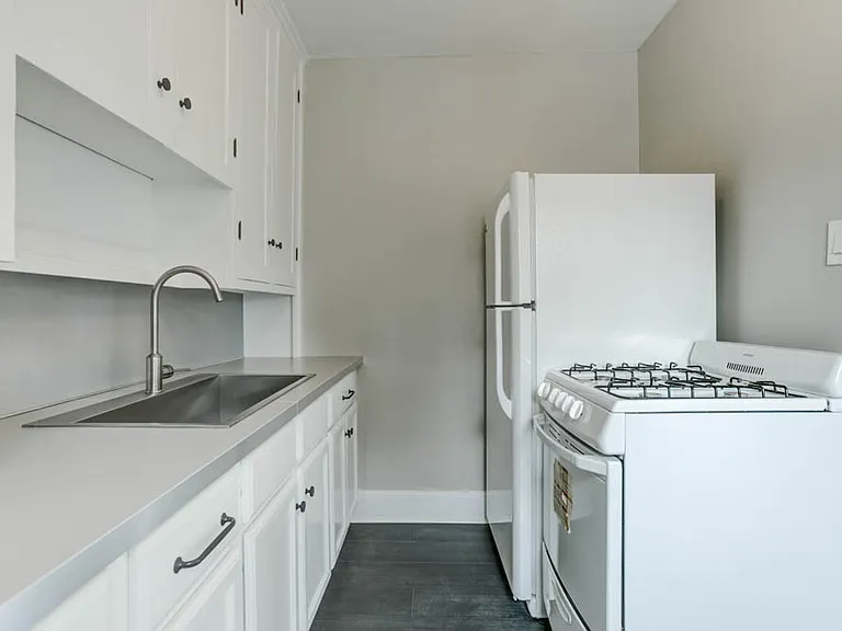 7437 N Saint Louis Ave #8 — Photo 7