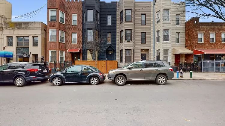 1st image of 257 Bleecker St #1