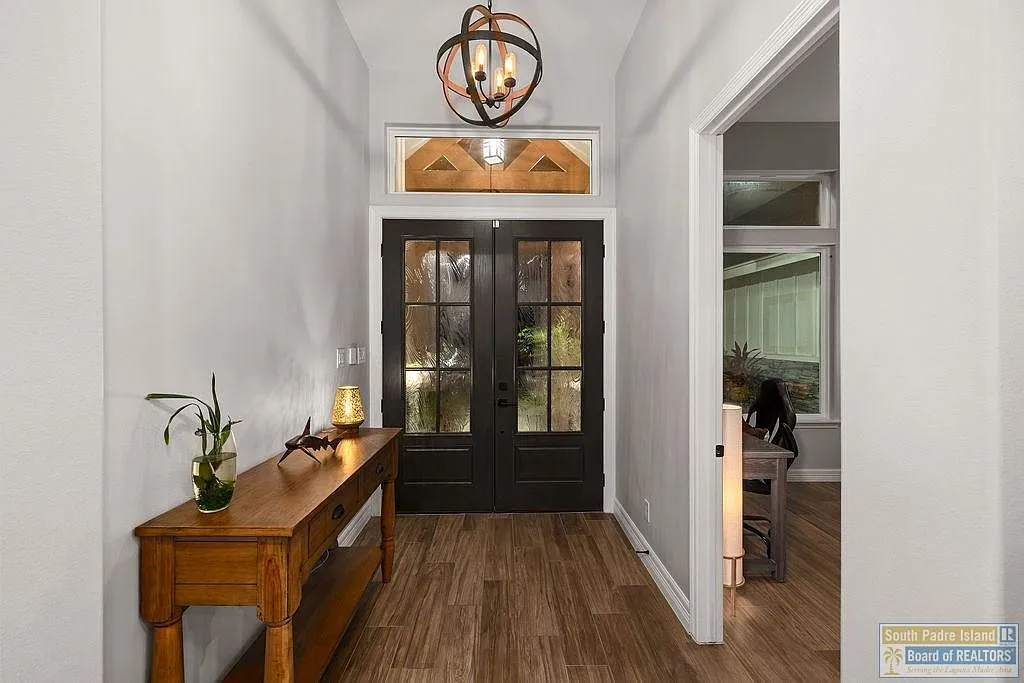 3 bed, 4.0 bath, 2138 sqft, $3,800 — Photo 4