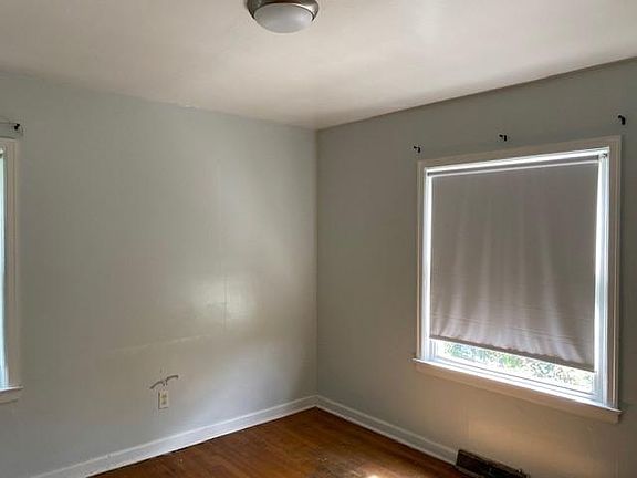 3rd image of 801 Queen Ave NW #801