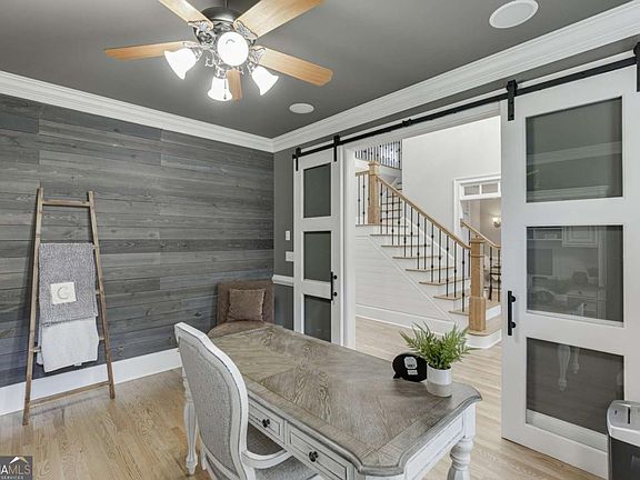 4th image of 1083 Meadow Bluff Ter