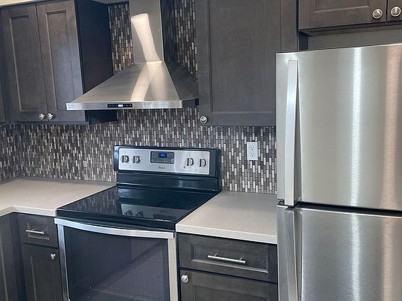 5th image of 3019 Denver St APT 2