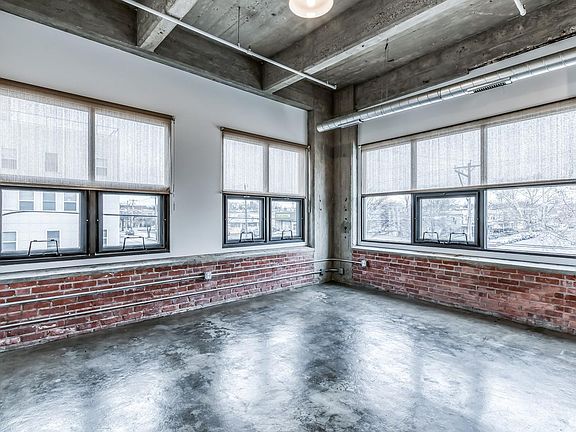 5th image of 4804 Brown St #403