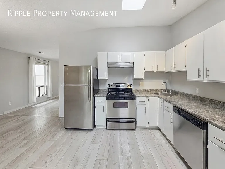 4534B Stanley Rd SW #UPPER — Photo 7