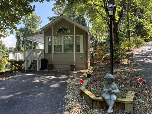 48 Homestead Ave, Bryson City, NC 28713