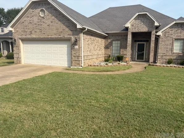 66 Woodridge Dr, Little Rock, AR 72204