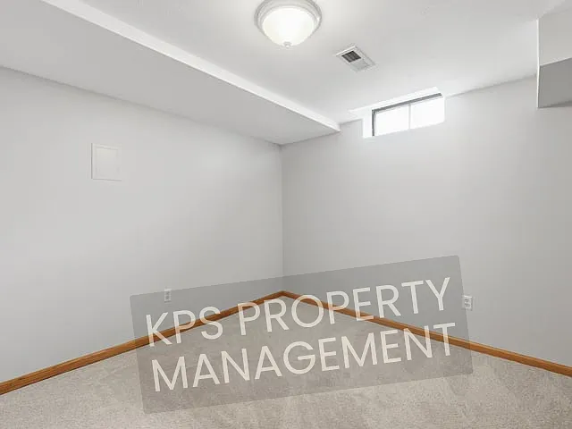 1915 Cypress Ln — Photo 14