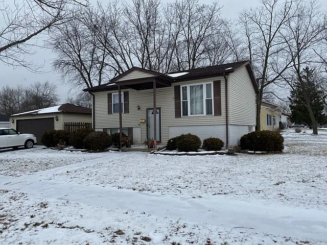 22241 Kostner Ave photo 1