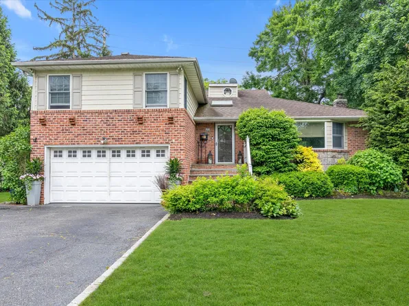 22 Sunnyvale Road, Port Washington, NY 11050