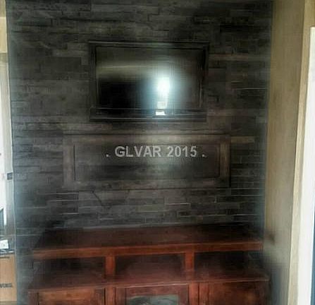 5th image of 1033 Howard Dr