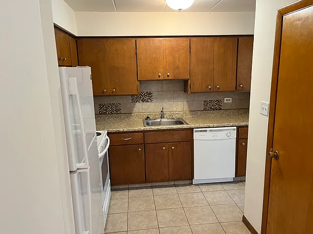 Building Photo - 18323 Exchange Ave #4