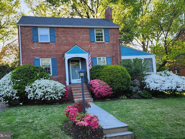 1032 N Montana St, Arlington, VA 22205