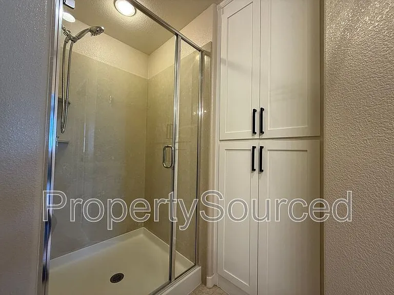 170 N North St #104 — Photo 33