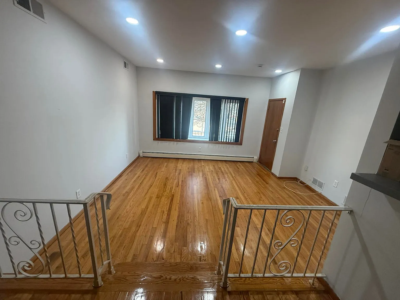 3 bed, 1750 sqft, $2,400 — Photo 3