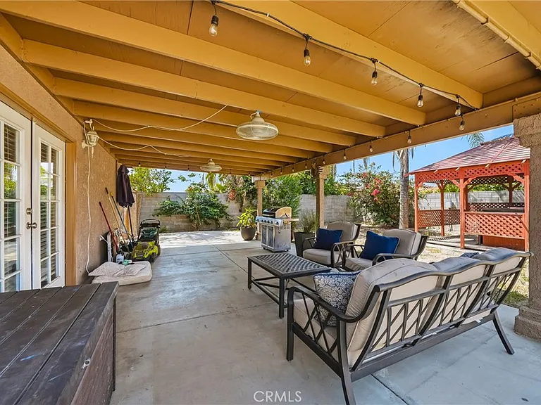 1505 Canterbury Cir — Photo 44