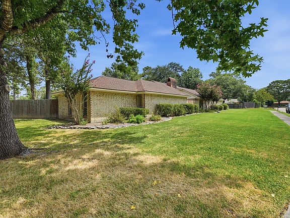 3rd image of 3508 Camelot St