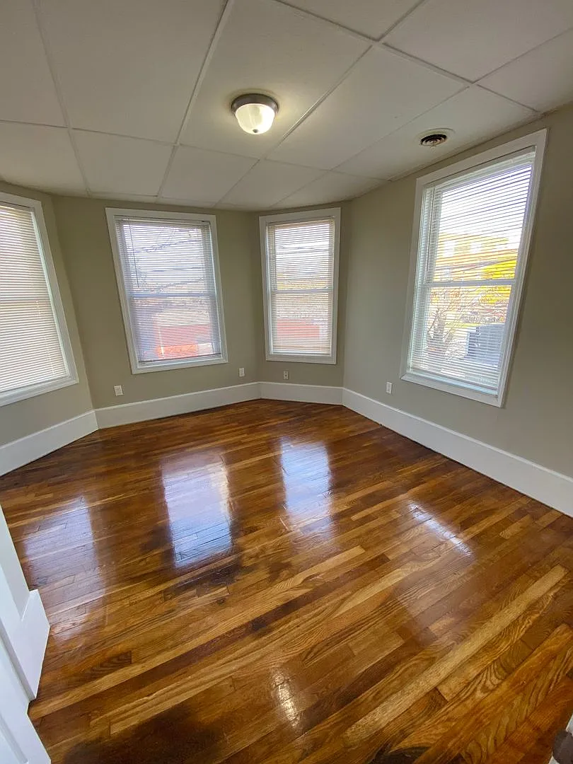 1 Bedroom | 1 Bathroom | + Bonus Room — Photo 1