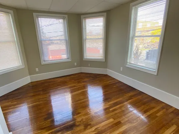 38 Neptune St, Lynn, MA